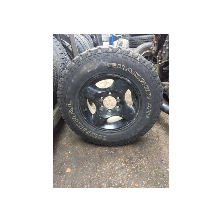 NISSAN NAVARA D22 ALLOY WHEEL AND TYRE 255/70R16