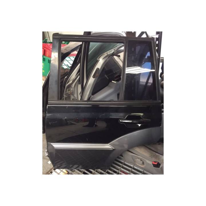 HYUNDAI TERRACAN PASSENGER LEFT REAR DOOR