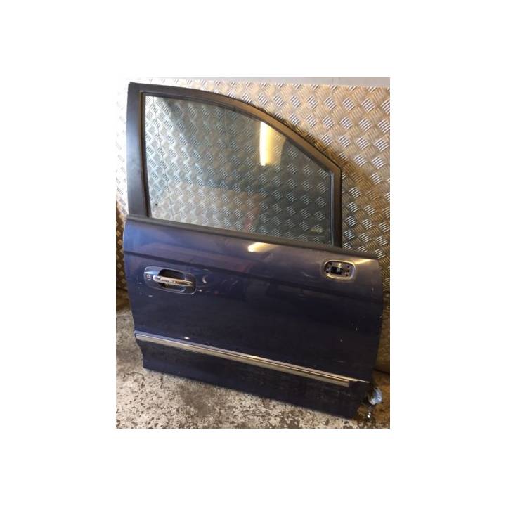 HYUNDAI TRAJET DRIVERS RIGHT FRONT DOOR IN BLUE