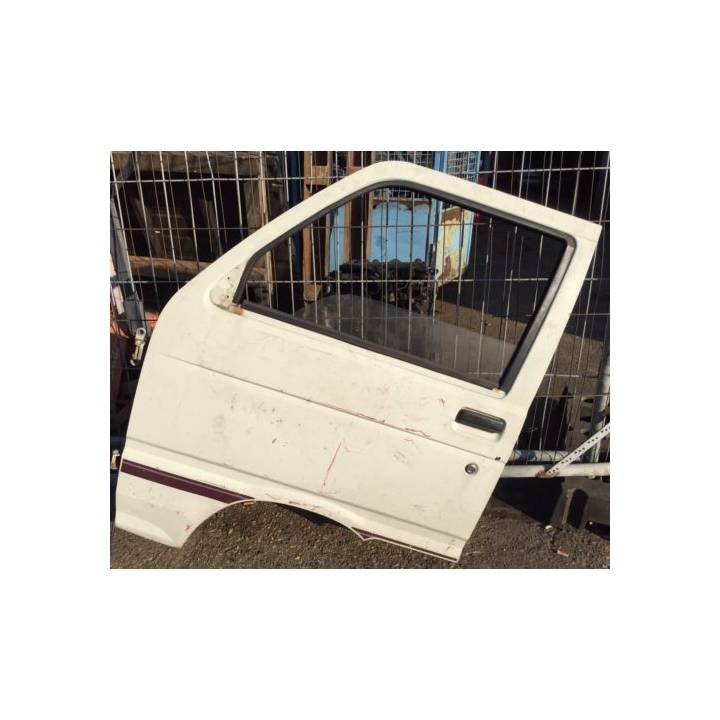 DAIHATSU HIJET PIAGGIO PORTER PASSENGER LEFT FRONT DOOR IN WHITE