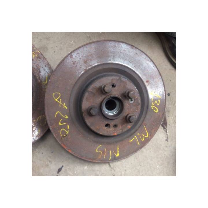 MERCEDES BENZ ML430 W163 PASSENGER LEFT FRONT HUB