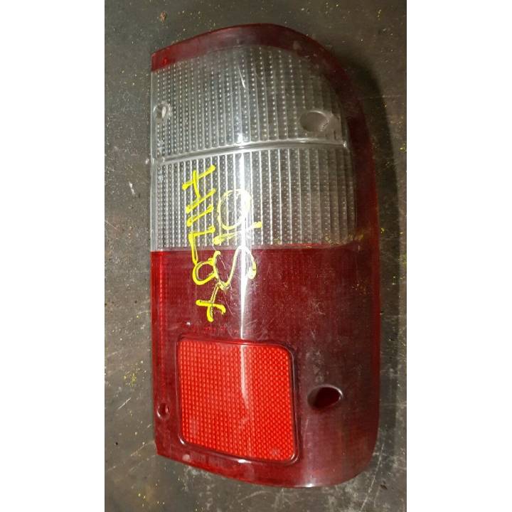 TOYOTA HILUX 1997-2005 DRIVERS RIGHT REAR LIGHT LENS