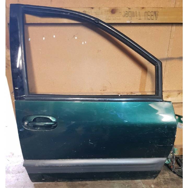 CHRYSLER VOYAGER 96-00 DRIVERS RIGHT FRONT DOOR IN GREEN