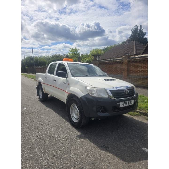 2015 Toyota Hilux 2.5 D-4D 144 Active 4WD CrewCab Pick-up £7995+VAT